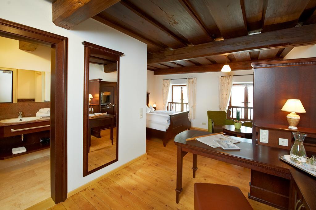Hotel Zur Post Kötzting Exteriör bild