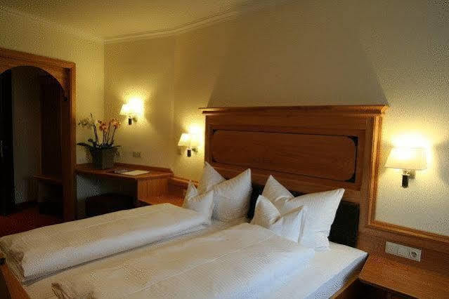 Hotel Zur Post Kötzting Exteriör bild