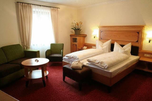 Hotel Zur Post Kötzting Exteriör bild